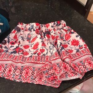 Printed flowy shorts